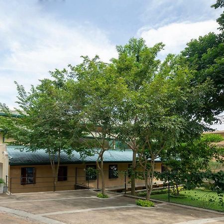 Melheim Kandy Villas Esterno foto