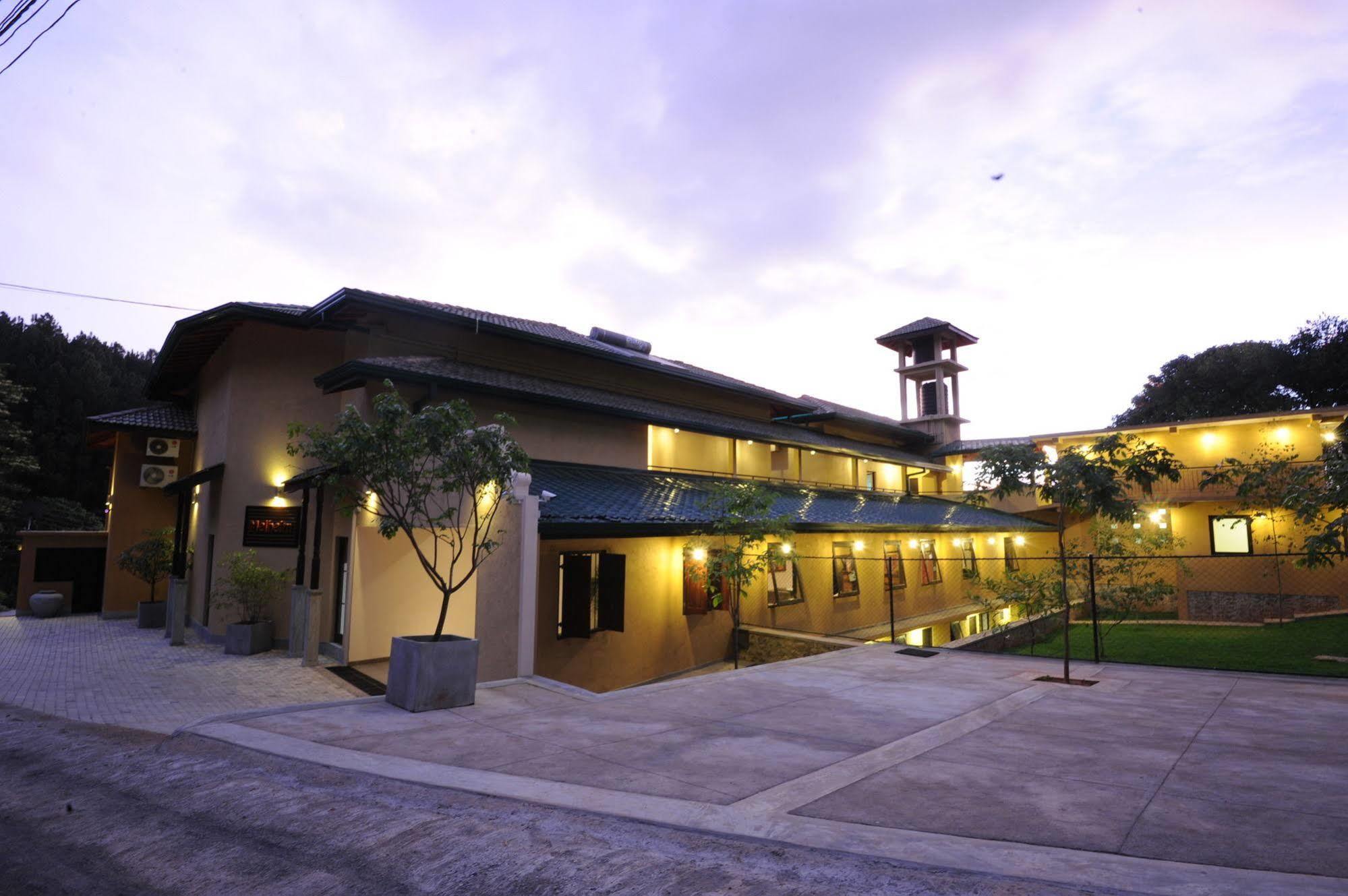Melheim Kandy Villas Esterno foto