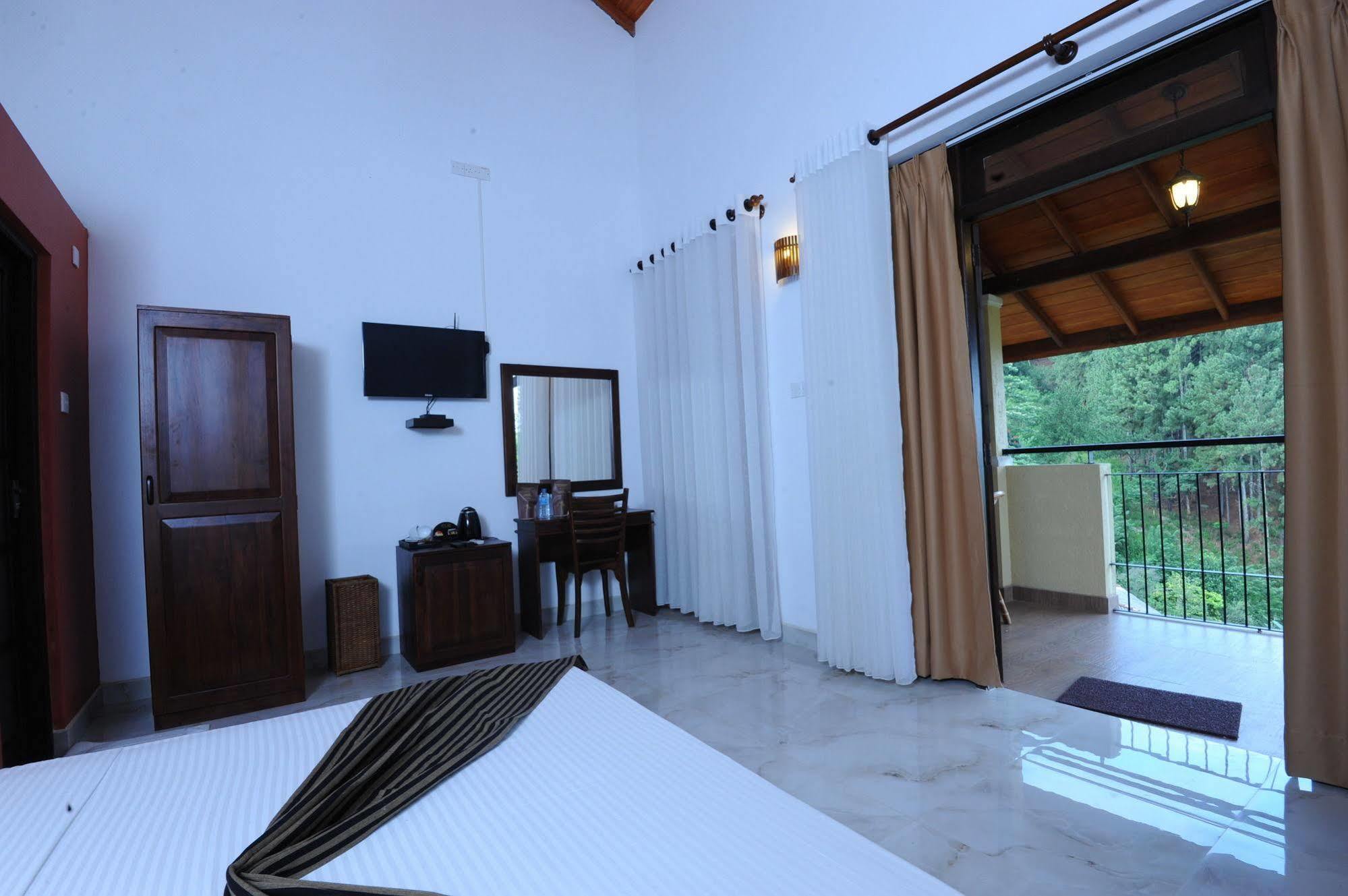 Melheim Kandy Villas Esterno foto