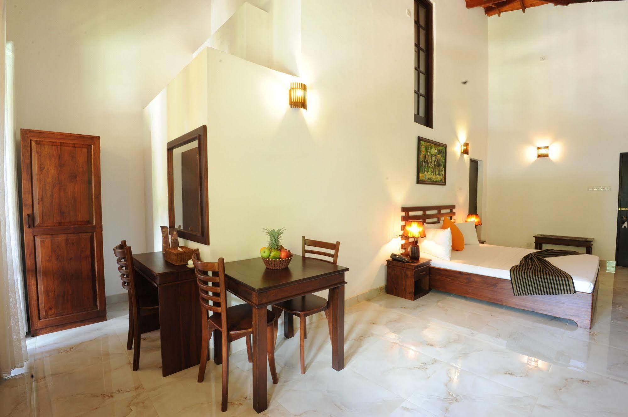 Melheim Kandy Villas Esterno foto