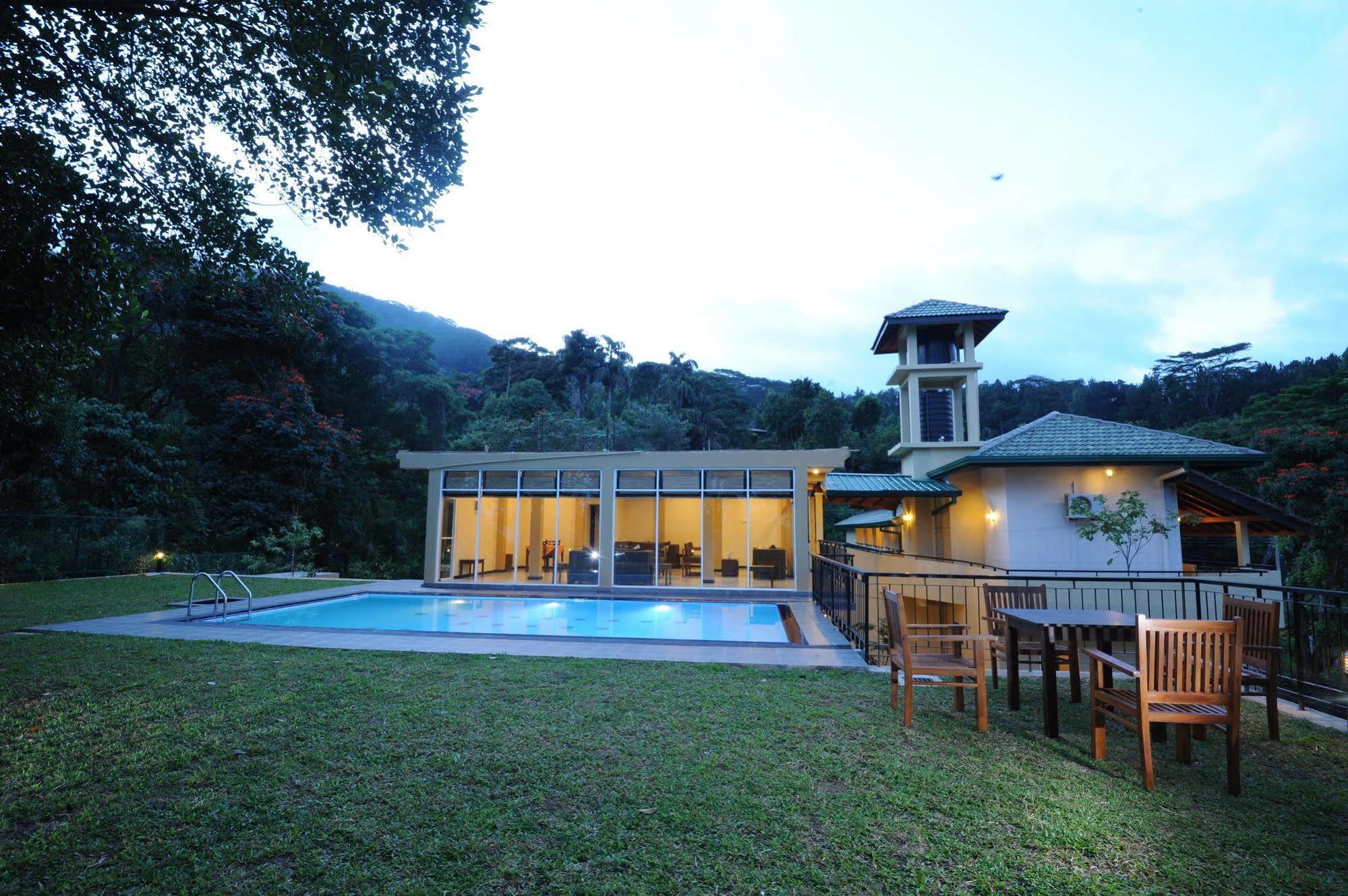 Melheim Kandy Villas Esterno foto
