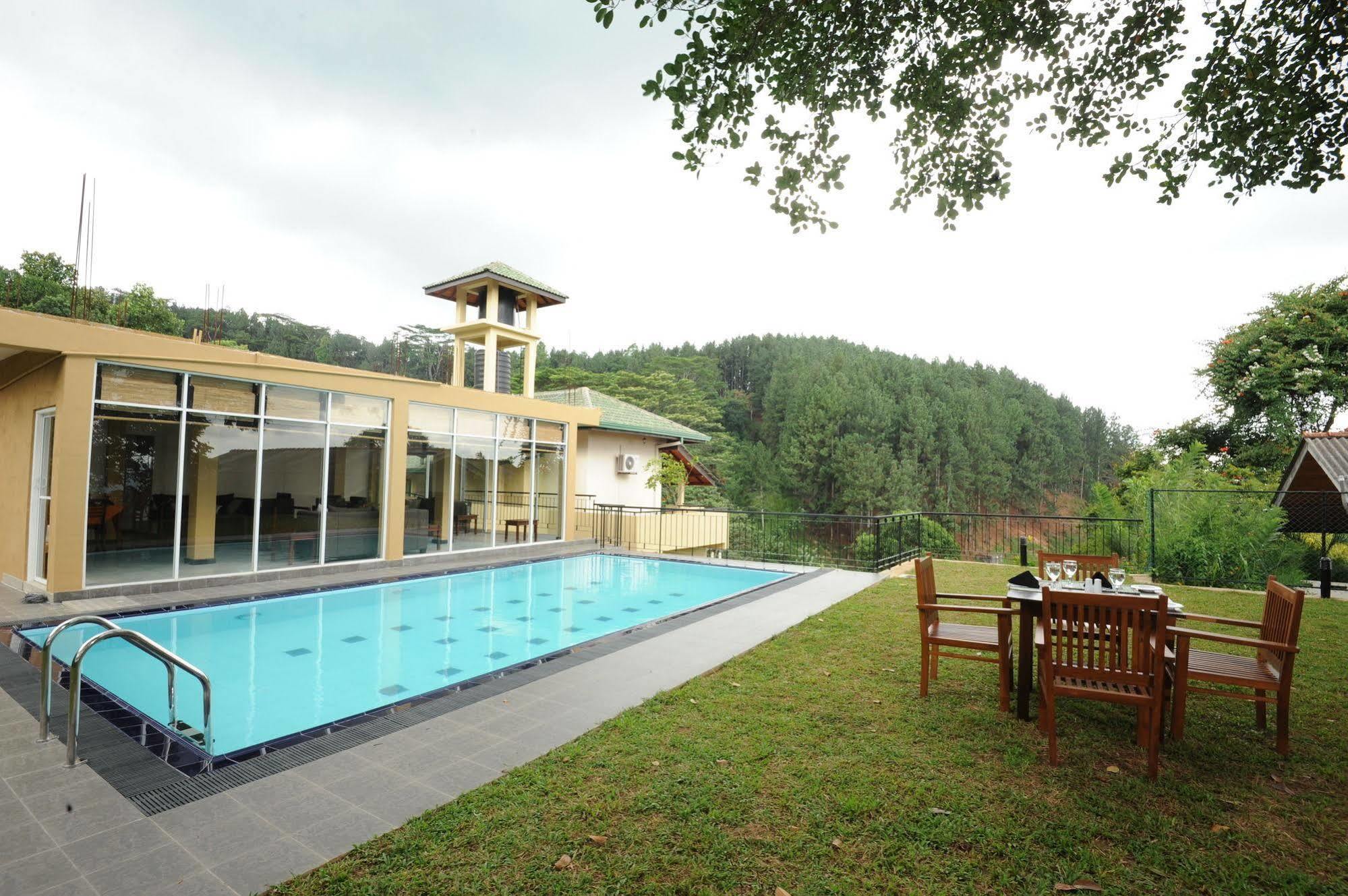 Melheim Kandy Villas Esterno foto