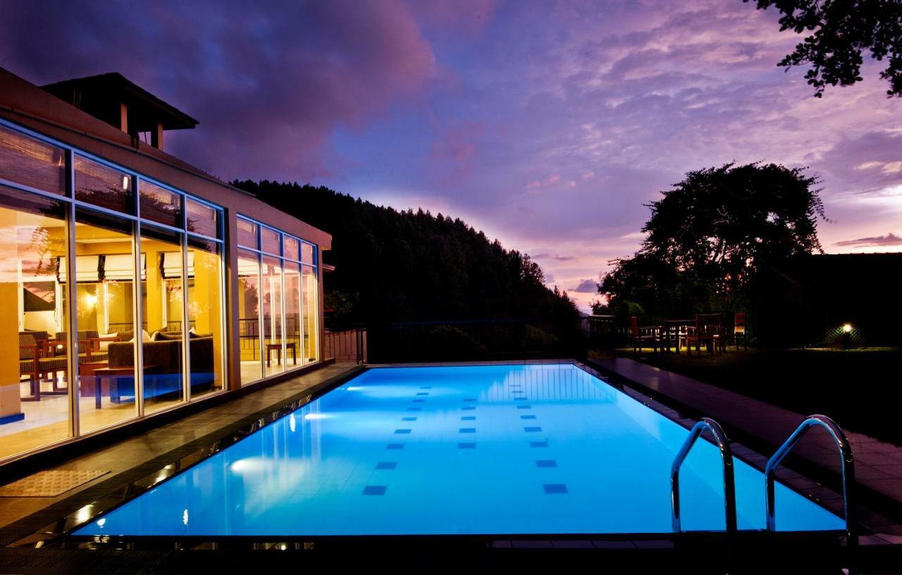 Melheim Kandy Villas Esterno foto