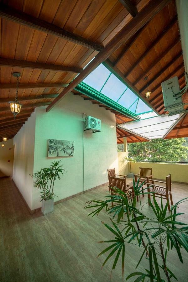 Melheim Kandy Villas Esterno foto