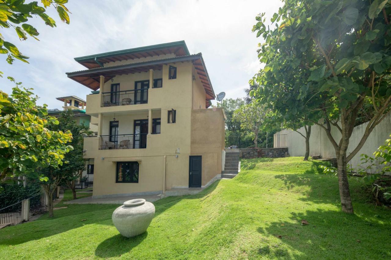 Melheim Kandy Villas Esterno foto