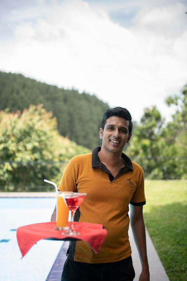 Melheim Kandy Villas Esterno foto