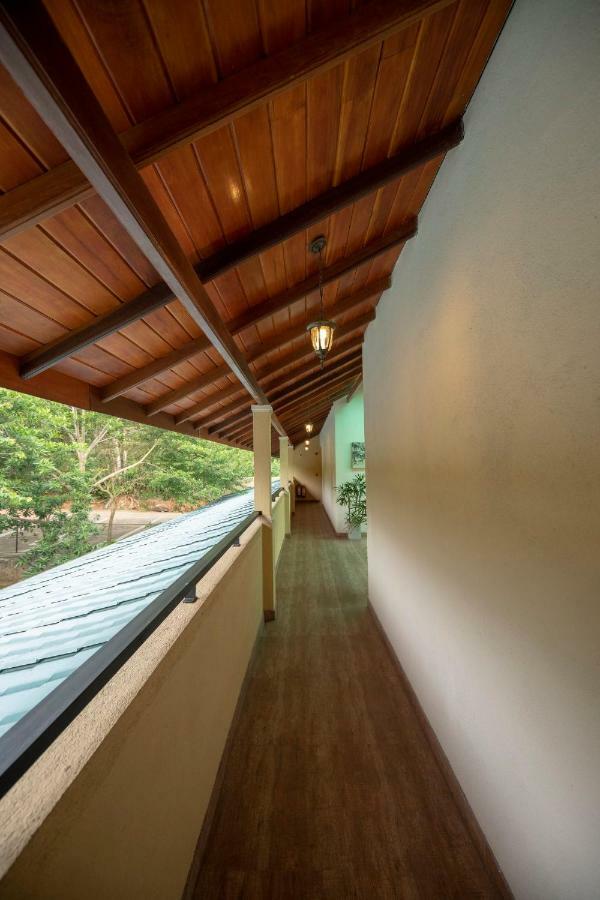 Melheim Kandy Villas Esterno foto