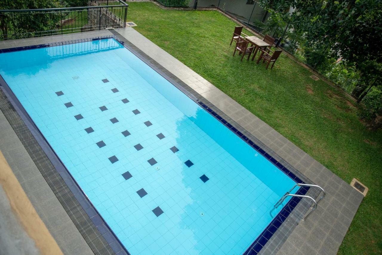 Melheim Kandy Villas Esterno foto