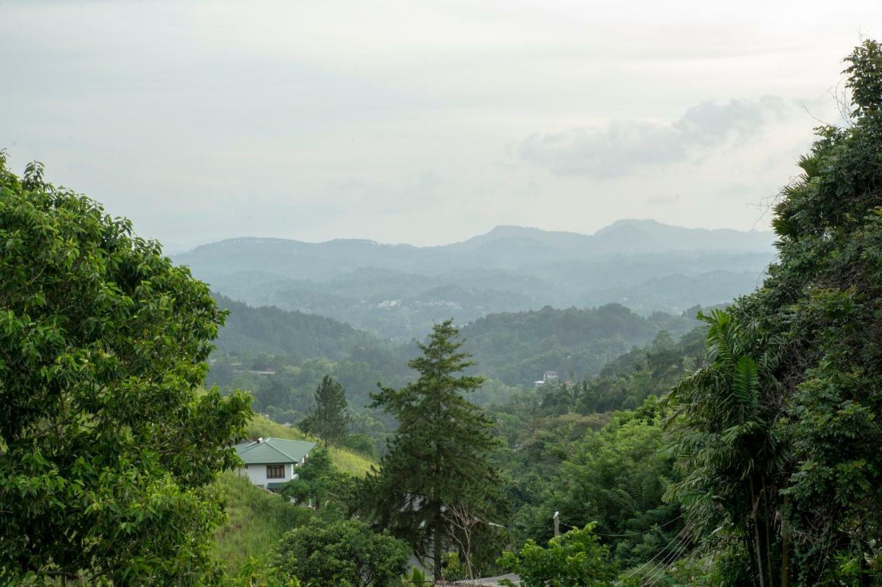 Melheim Kandy Villas Esterno foto