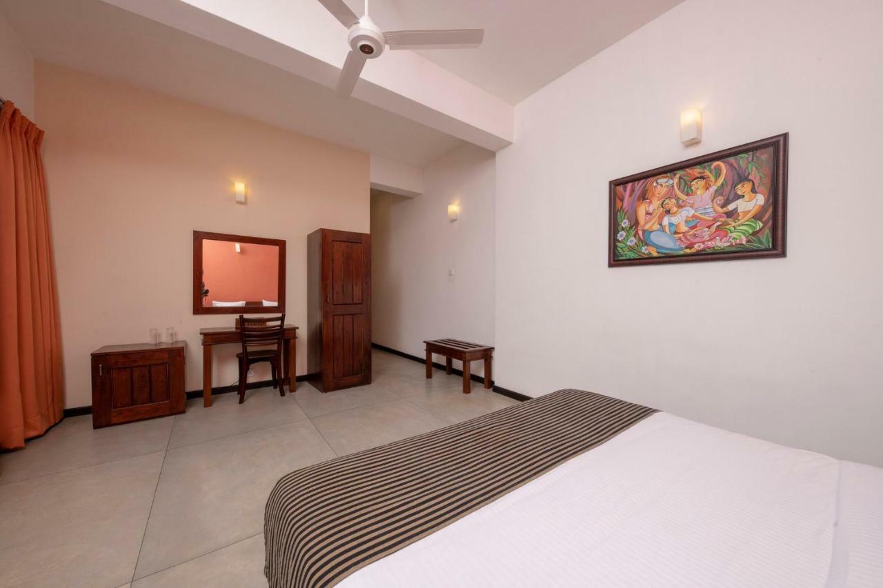 Melheim Kandy Villas Esterno foto