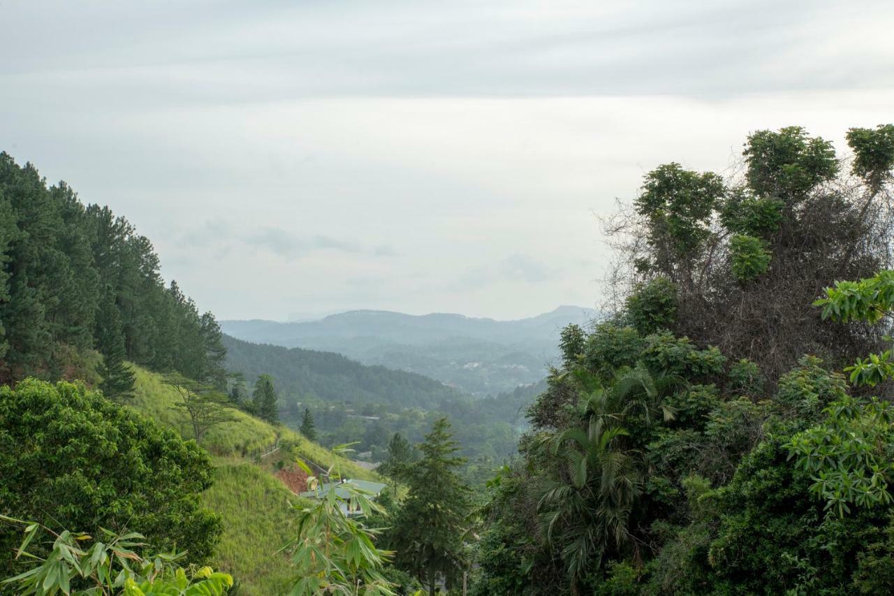 Melheim Kandy Villas Esterno foto