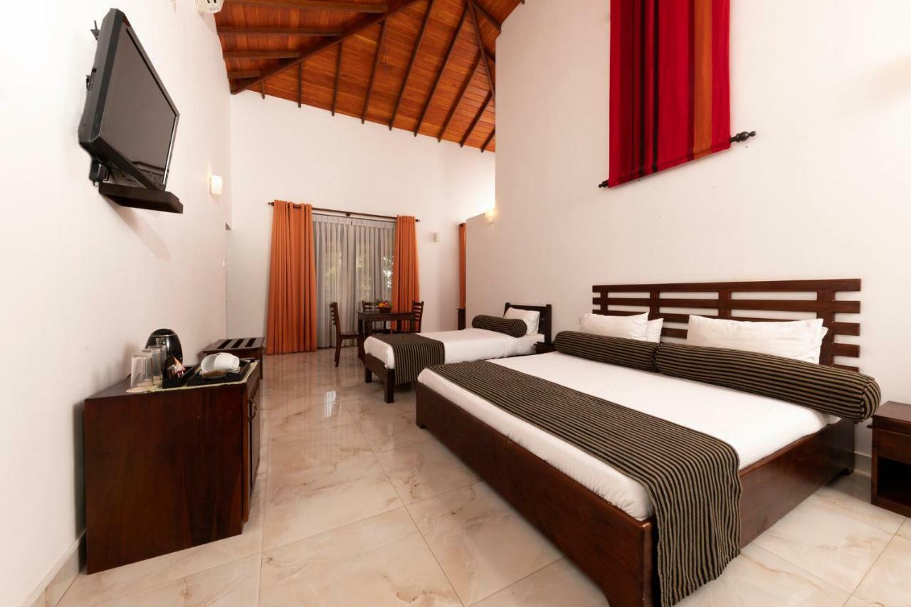 Melheim Kandy Villas Esterno foto